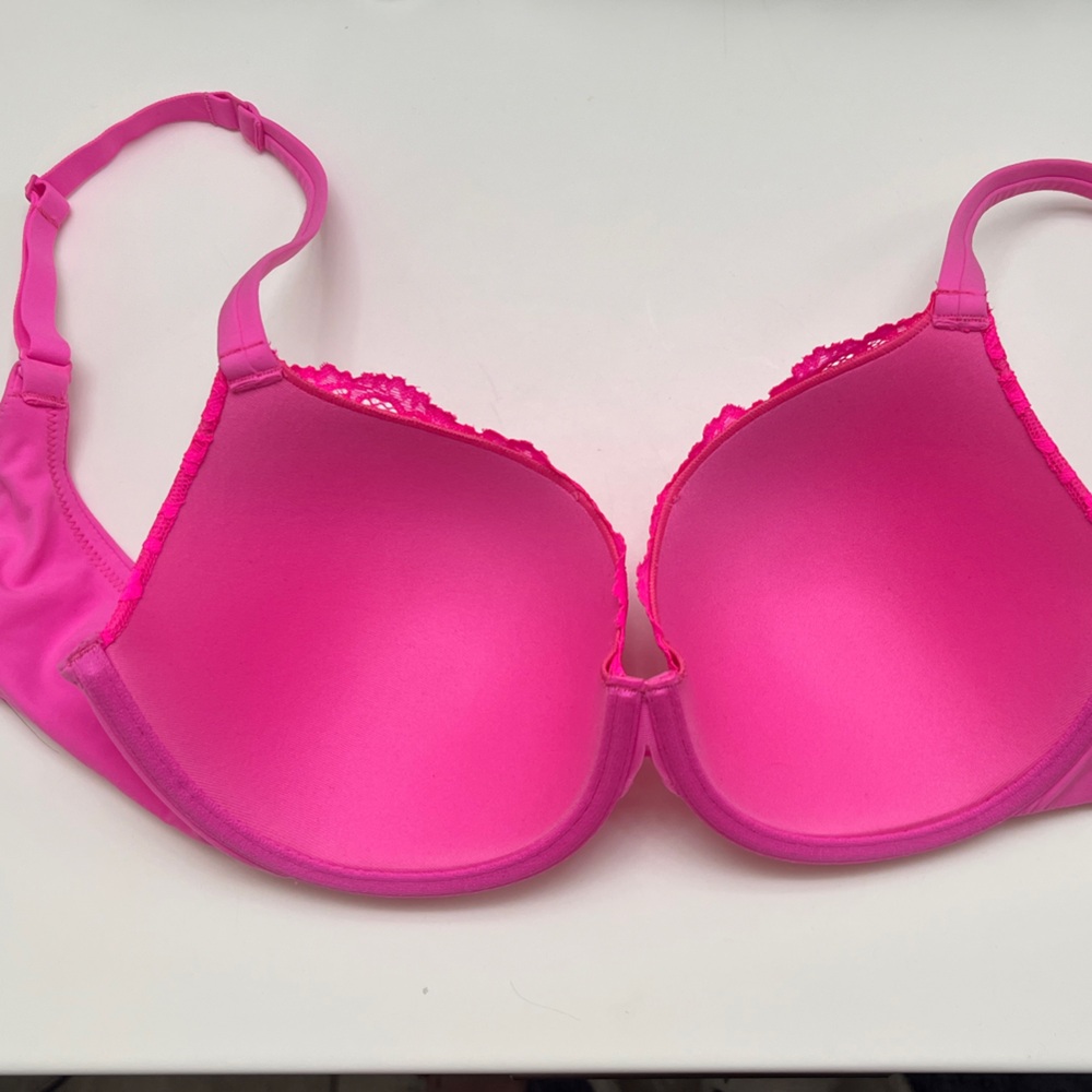 SKIMS pink lace T-shirt bra EUC worn once 36D - Picture 3 of 4